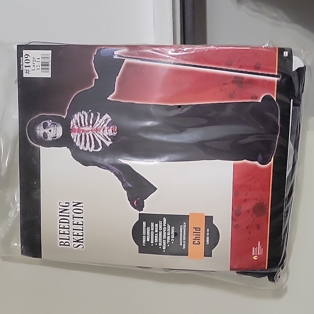 Bleeding Skelton costume